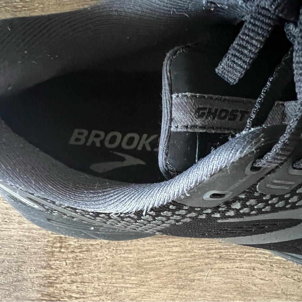 Brooks Women’s Black Running Shoes 9 - Picture 5 of 9